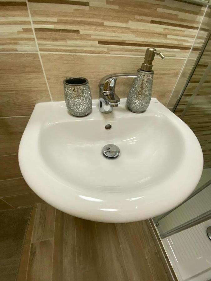 Atena Apartments B&B Gold 佩斯卡拉 外观 照片